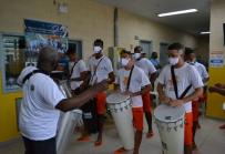 O Conjunto Penal Masculino de Salvador certificou os internos no curso de percussão do Projeto Oficina de Música