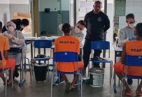 Internos da Colônia Penal de Simões Filho tem amostras genéticas coletadas pela Polícia Técnica