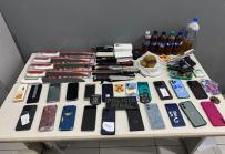 Policiais penais prendem  homem que tentava entrar no presídio com arma e celulares