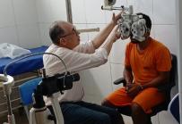 Visão renovada: mutirão realiza atendimento oftalmológico e entrega óculos de grau a internos da PLB