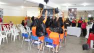 Conjunto Penal Feminino de Salvador certifica internas em modelagem, corte e costura