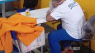 Internos do Conjunto Penal de Barreiras produzem fardamentos para a Seap