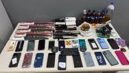 Policiais penais prendem  homem que tentava entrar no presídio com arma e celulares