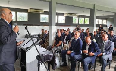 Agentes penitenciários são capacitados para usar os armamentos institucionais e equipamentos de segurança