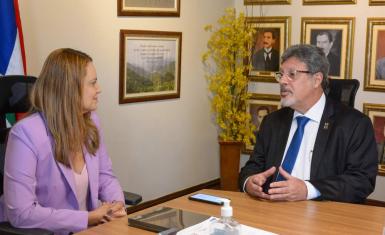 Sistema Prisional | Sheila Lemos recebe o titular da SEAP e debate o “Começar de Novo” em Vitória da Conquista