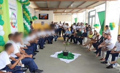 Conjunto Penal Masculino de Salvador realiza oficina de leitura para produção de livro em fábulas 