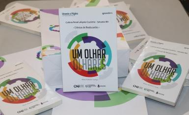 Segundo livro escrito por internos da Colônia Penal Lafayete Coutinho foi lançado hoje na Unidade