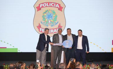 SEAP recebe novas viaturas em entrega feita pelo Ministro Flávio Dino e o Governador Jerônimo Rodrigues