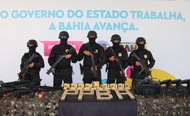 MARCO HISTÓRICO: POLICIAIS PENAIS RECEBEM ARMAMENTOS INSTITUCIONAIS EQUIPAMENTOS DE SEGURANÇA.