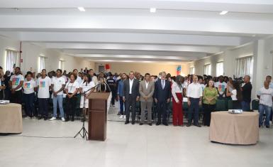 Certificação marca conquistas de 500 jovens e adultos nos programas Trilha e Qualifica Bahia