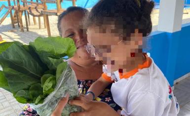 Produção de hortaliças do Conjunto Penal de Irecê ajuda a crianças especiais