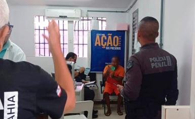 Mutirão de consulta oftalmológica atende internos na Cadeia Pública de Salvador