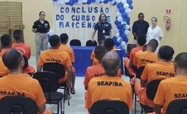 Custodiados de regime fechado passam por curso de marcenaria em Juazeiro