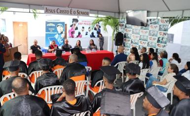 Internos da Colônia Penal Lafayete Coutinho concluem curso de técnico em refrigeração