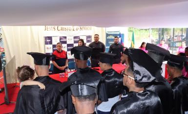 Internos do Conjunto Penal Masculino de Salvador concluem cursos profissionalizantes
