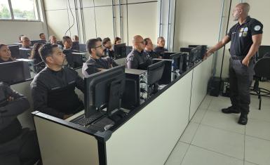SEAP PUBLICA LISTA DOS POLICIAIS PENAIS COM INSCRIÇÕES DEFERIDAS PARA O CURSO DE SISTEMAS DIGITAIS PARA OPERAÇÕES DA POLÍCIA PENAL.