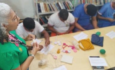Projeto Crochê Terapia promove inclusão e ressocialização por meio do artesanato no Colônia Penal Lafayete Coutinho