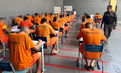 Com recorde de inscritos, provas do Enem PPL são aplicadas em 24 unidades prisionais da Bahia